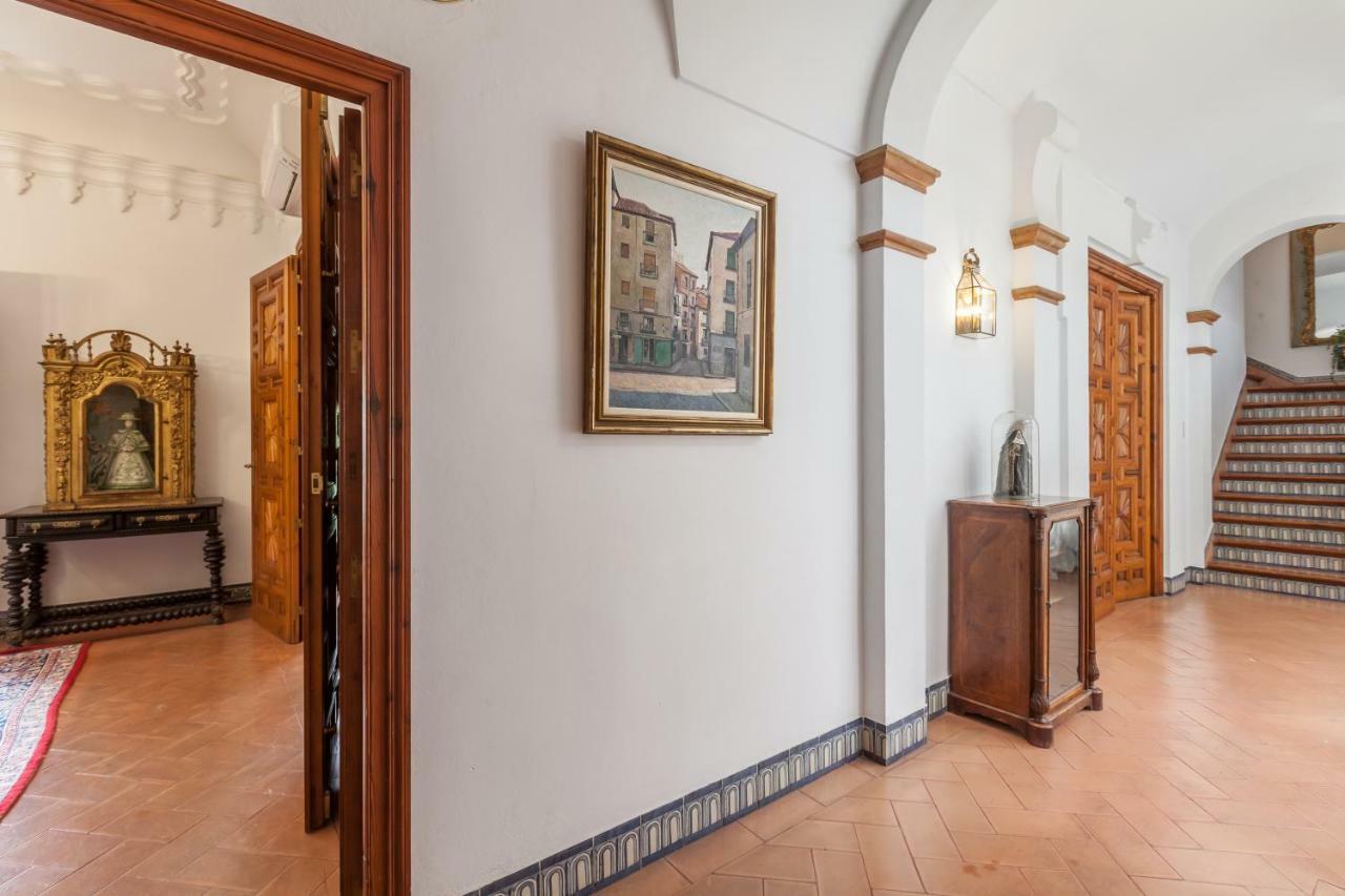Villa Elvira, Exclusive Pool And Gardens In The Heart Of Sevilla エクステリア 写真